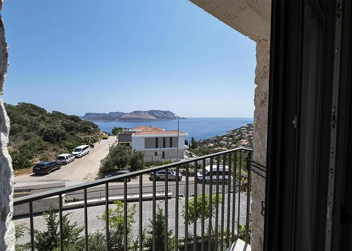 Radisson Blu Hotel, *