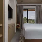 Radisson Blu Hotel, Hotell
