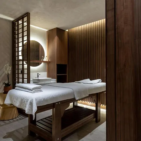 Radisson Blu Hotel, * Kas