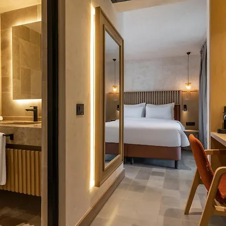 Radisson Blu Hotel, *