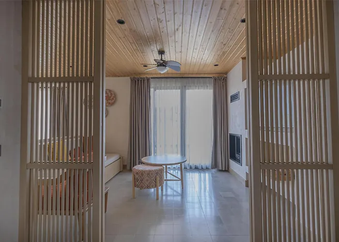 Radisson Blu Hotel, * Kaş