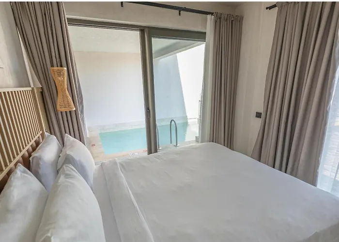 Radisson Blu Hotel, * Kaş