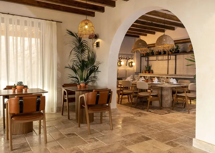 Radisson Blu Hotel, *